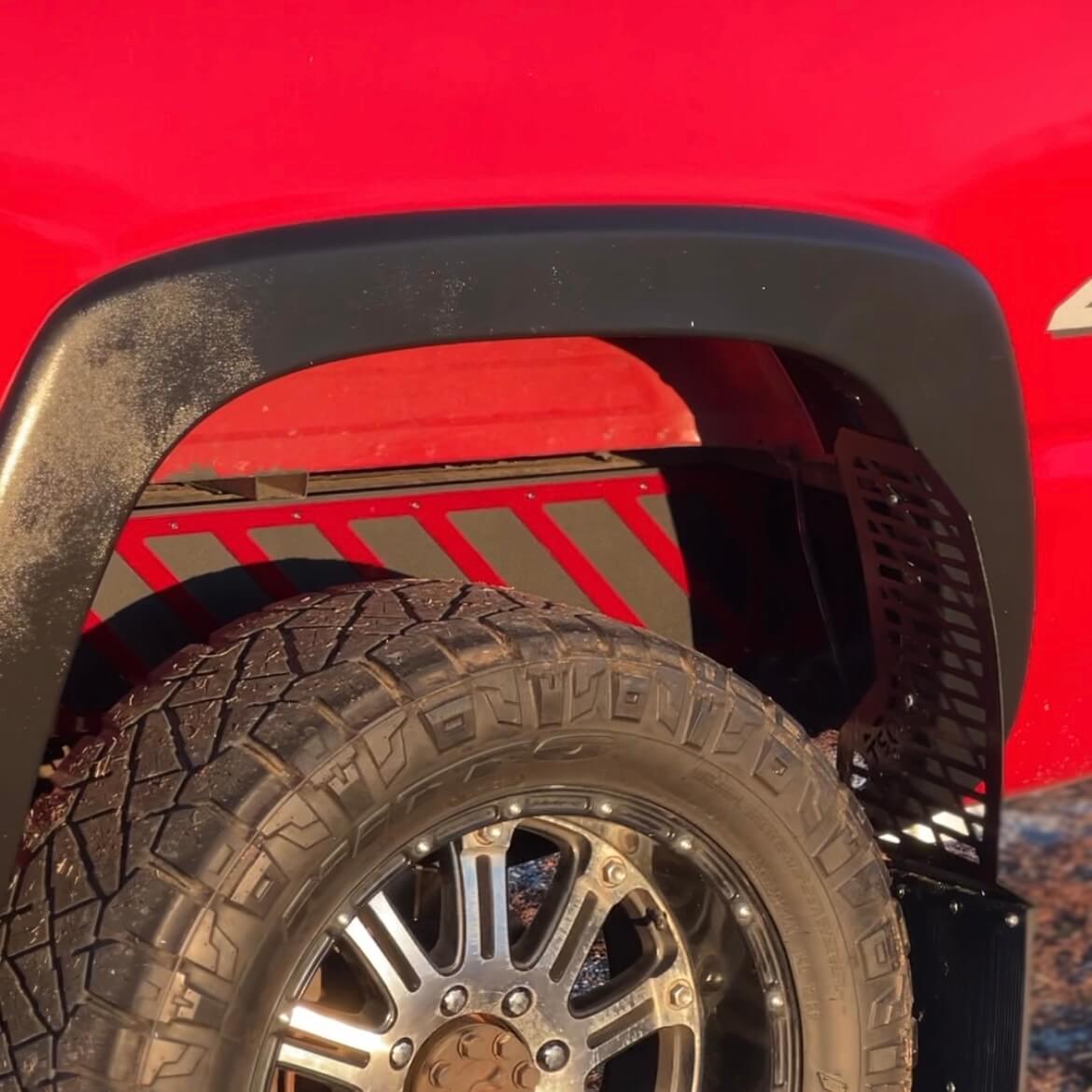 2005 Chevy/GMC 2500 with TSO Frame Overlays and mud flaps